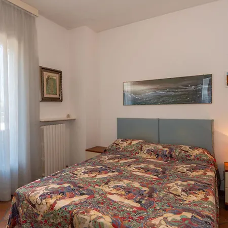 N311 - Numana, Accogliente Con Terrazzo E Posto Auto