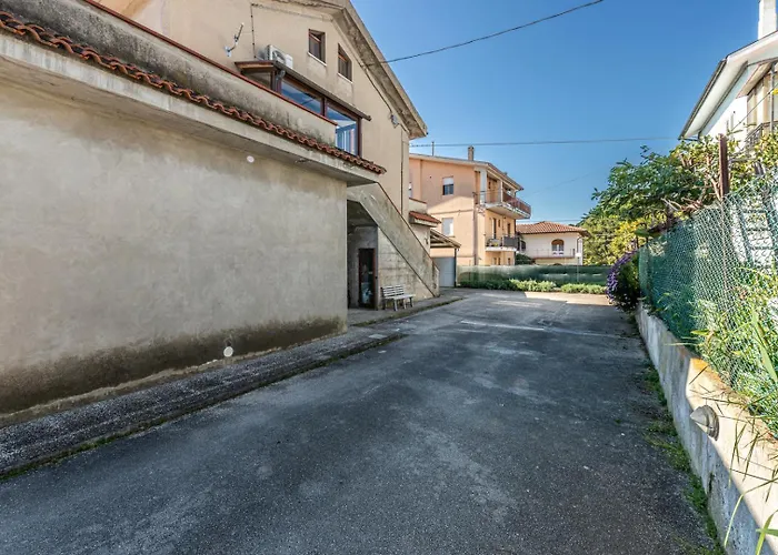 N311 - Numana, Accogliente Con Terrazzo E Posto Auto